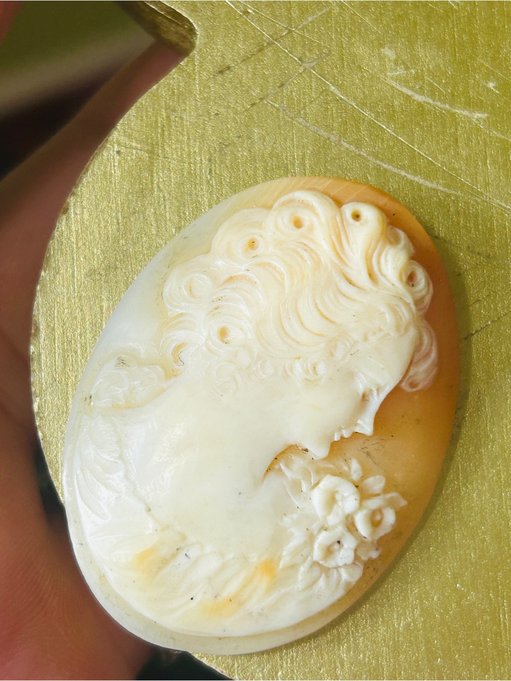 Vintage Cream Cameo Brooch - Elegant Women's Jewelry